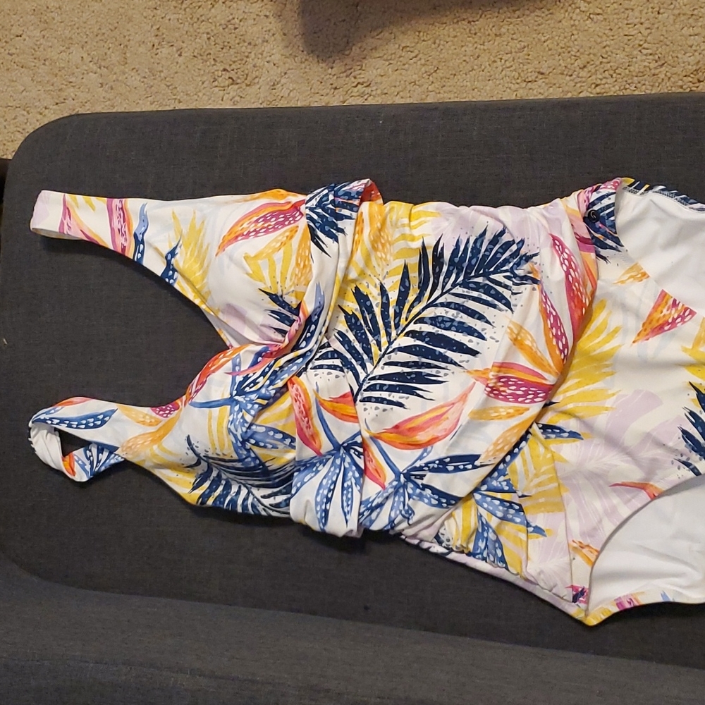 NWT one piece bathing 🩱